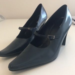 Navy blue heels